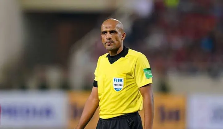 Wasit dan Kontroversi Paling Heboh dalam Sepak Bola